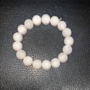 Elegant White Beaded Bracelet